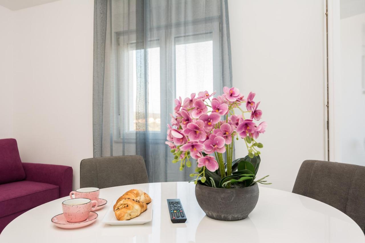 Apartments Marina ビビニェ エクステリア 写真