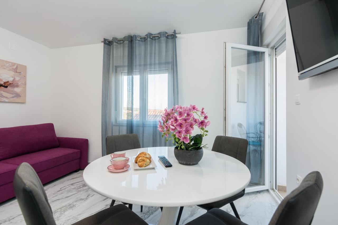 Apartments Marina ビビニェ エクステリア 写真