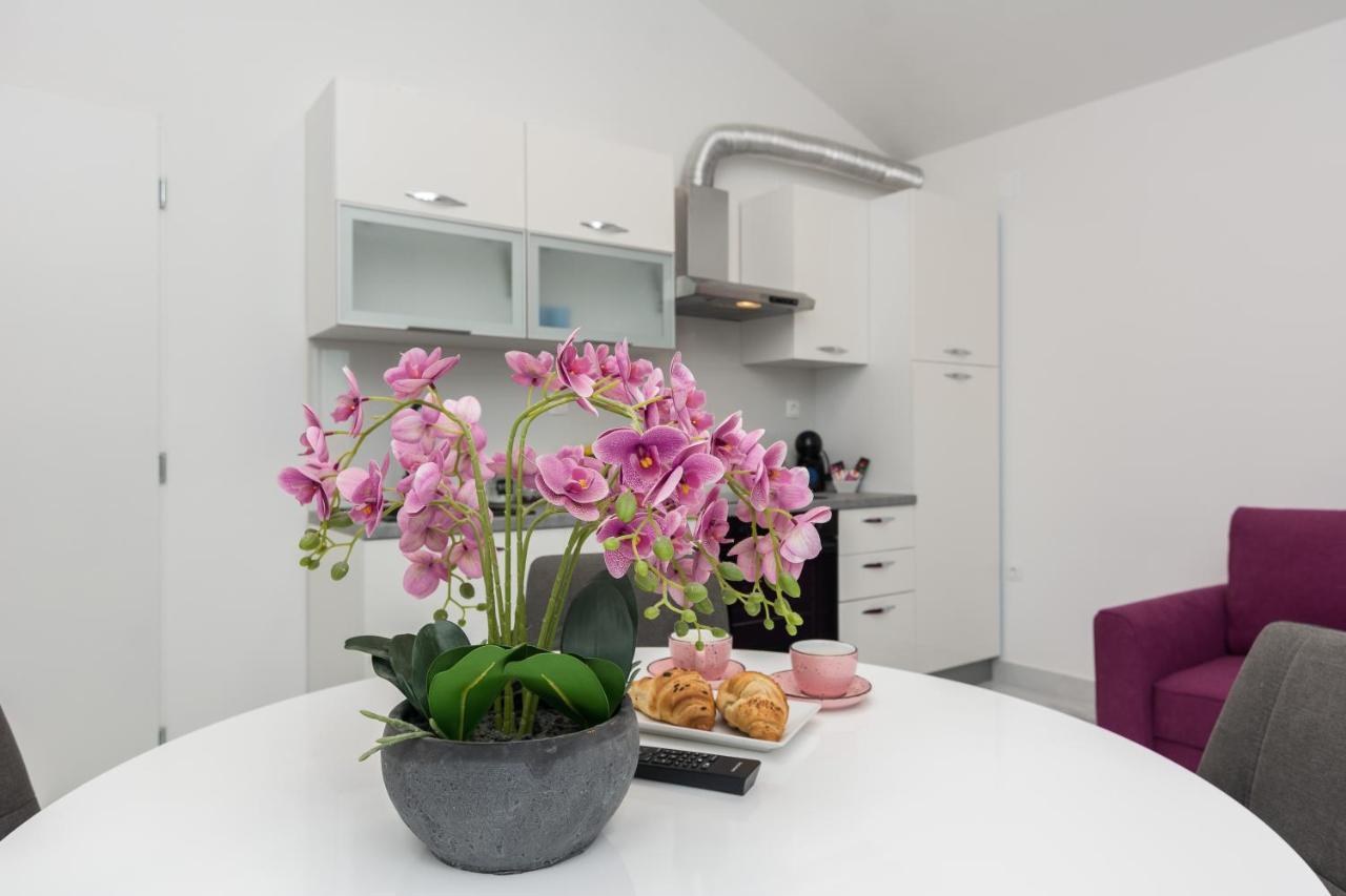 Apartments Marina ビビニェ エクステリア 写真