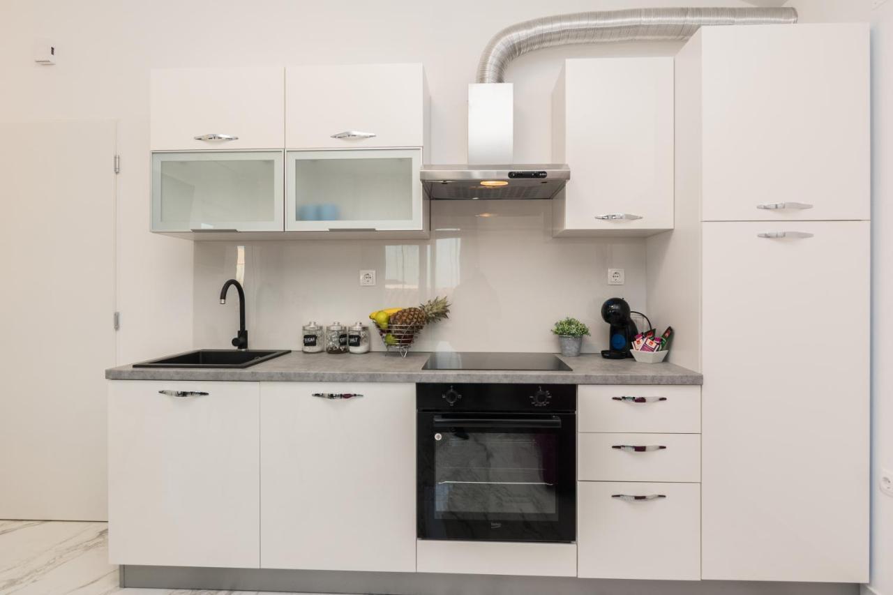 Apartments Marina ビビニェ エクステリア 写真