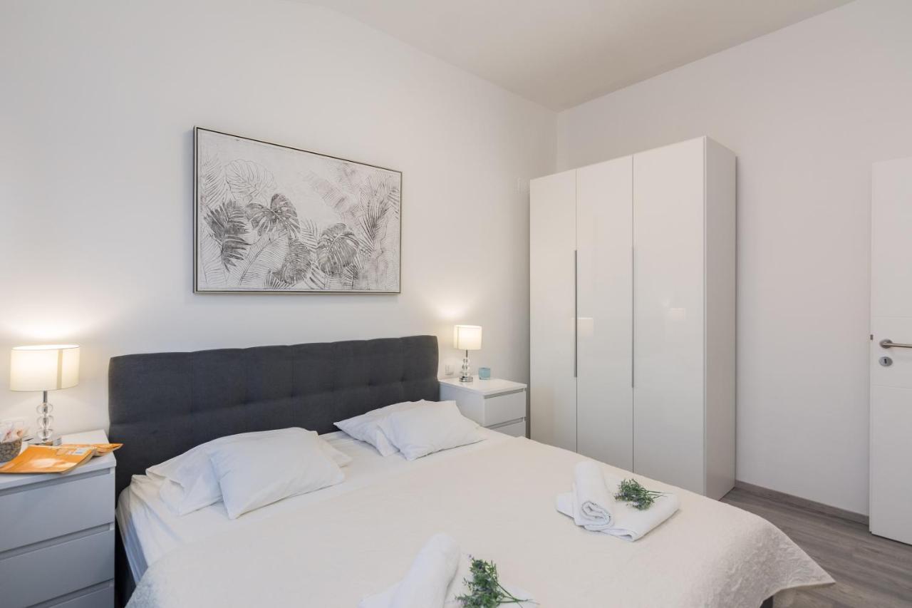 Apartments Marina ビビニェ エクステリア 写真