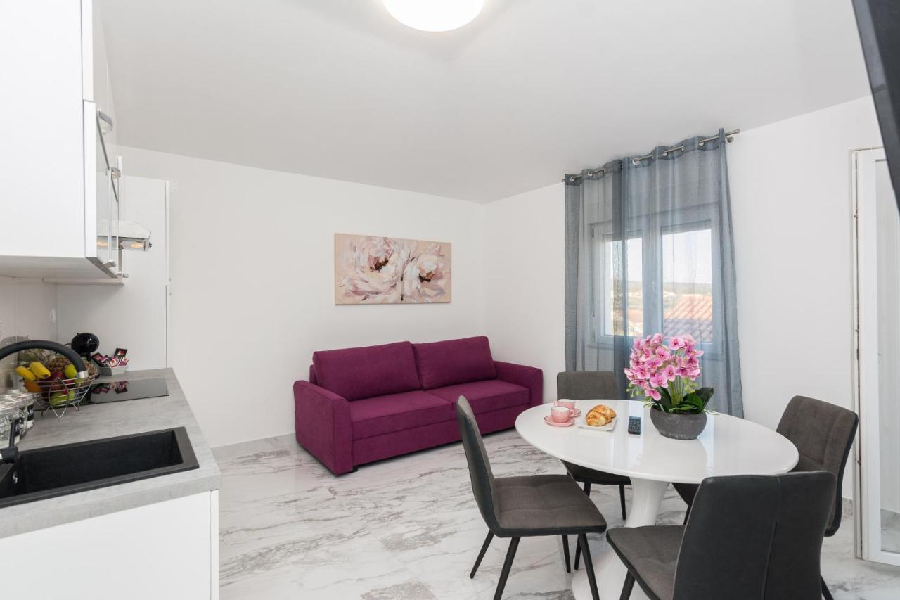 Apartments Marina ビビニェ エクステリア 写真