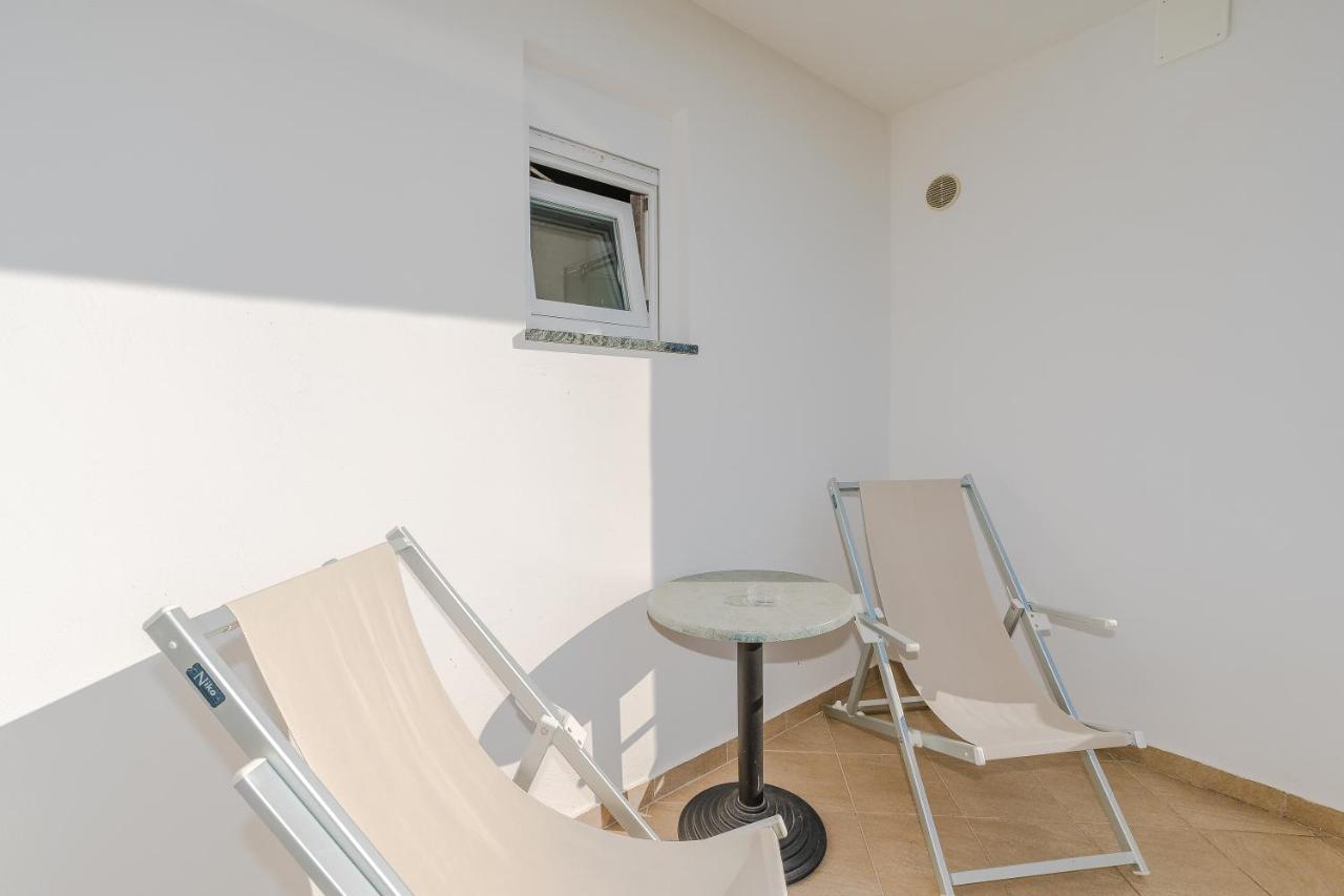 Apartments Marina ビビニェ エクステリア 写真