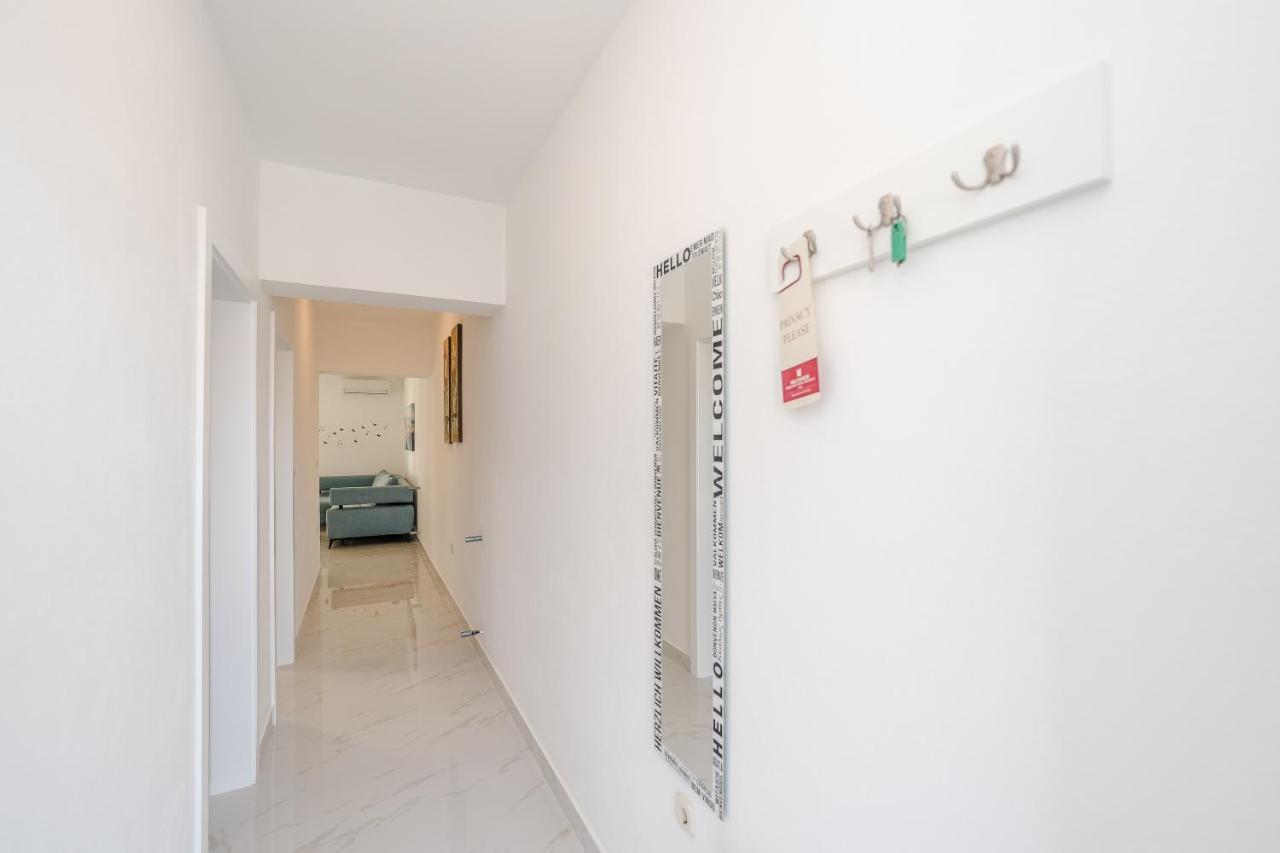 Apartments Marina ビビニェ エクステリア 写真