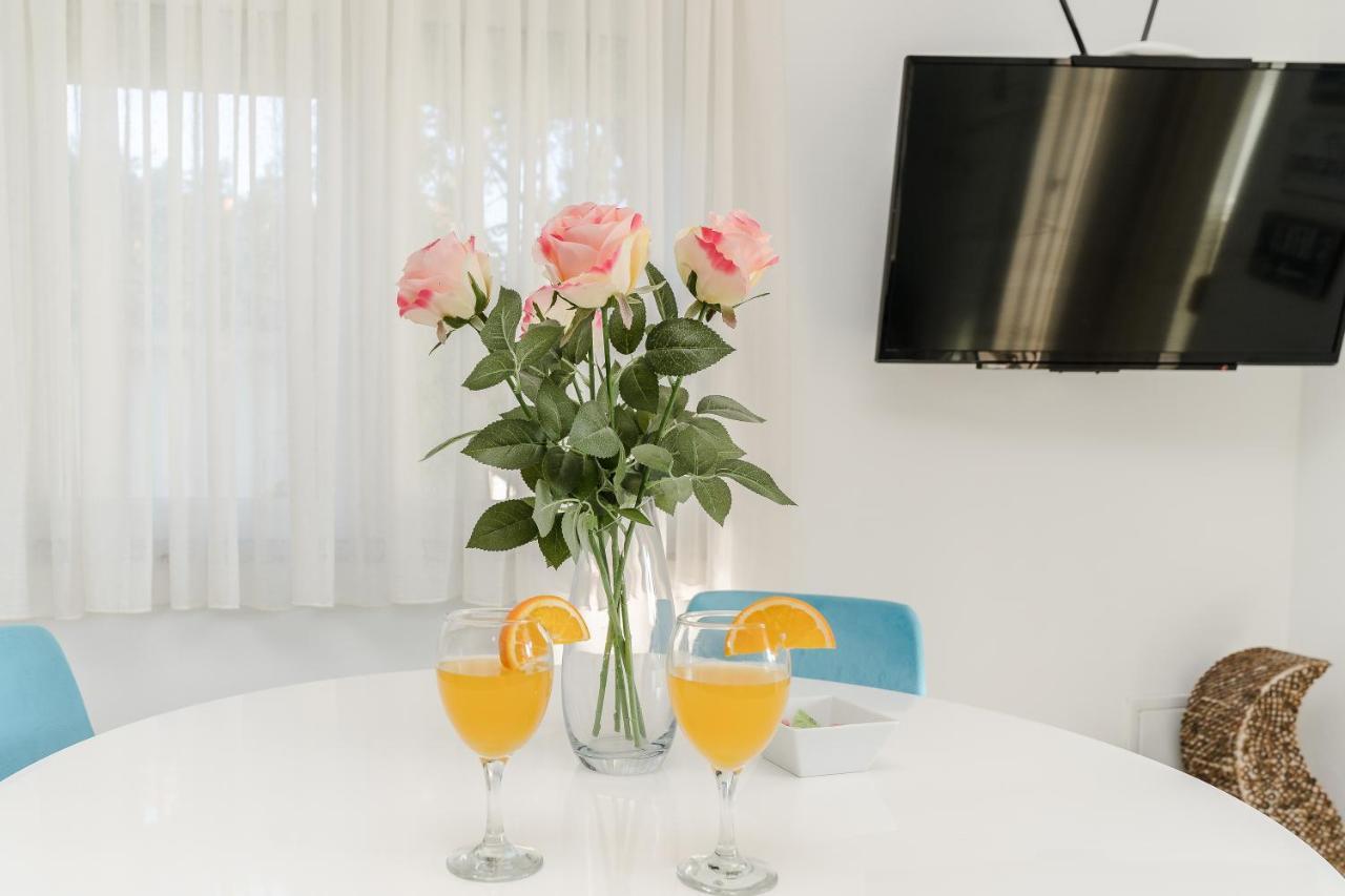 Apartments Marina ビビニェ エクステリア 写真