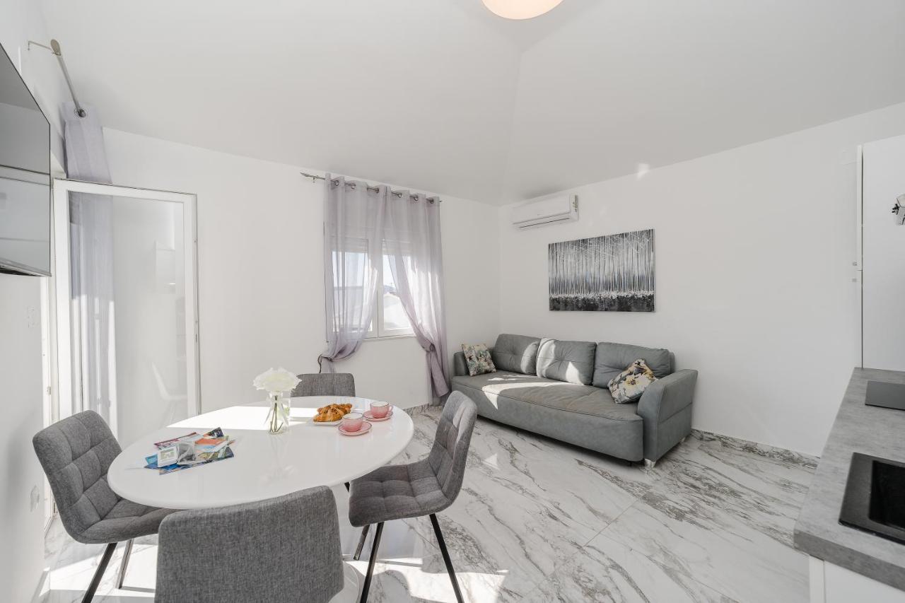 Apartments Marina ビビニェ エクステリア 写真