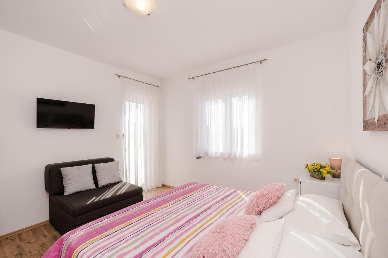 Apartments Marina ビビニェ エクステリア 写真