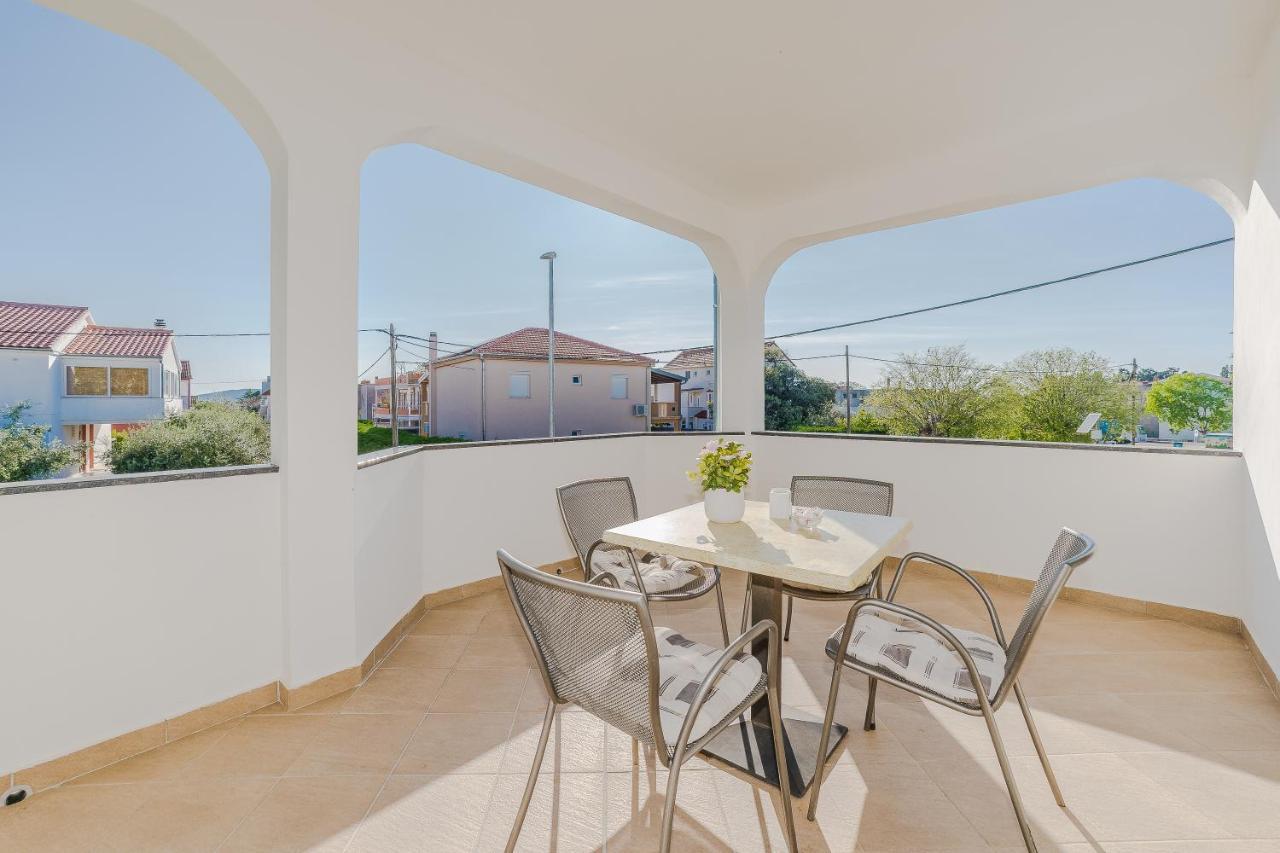 Apartments Marina ビビニェ エクステリア 写真