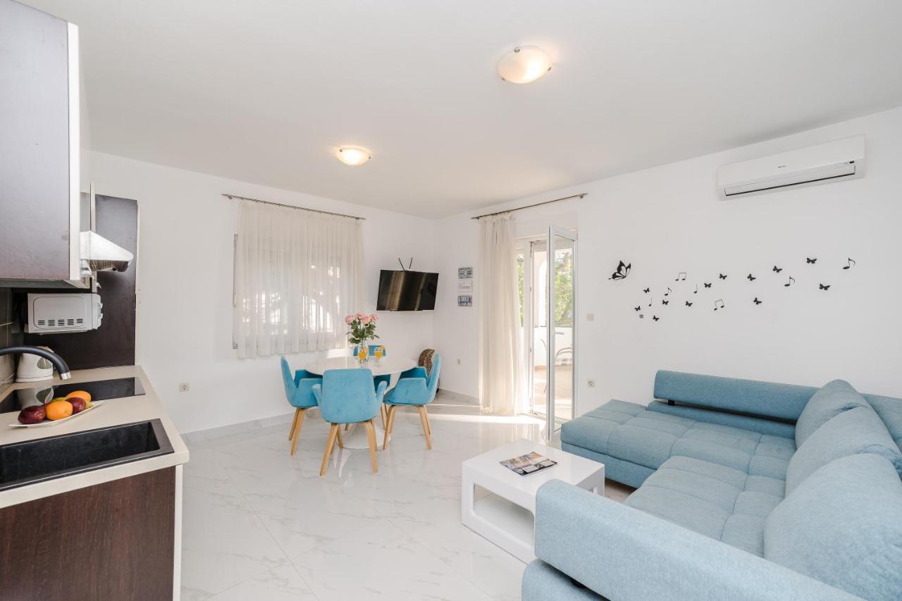 Apartments Marina ビビニェ エクステリア 写真